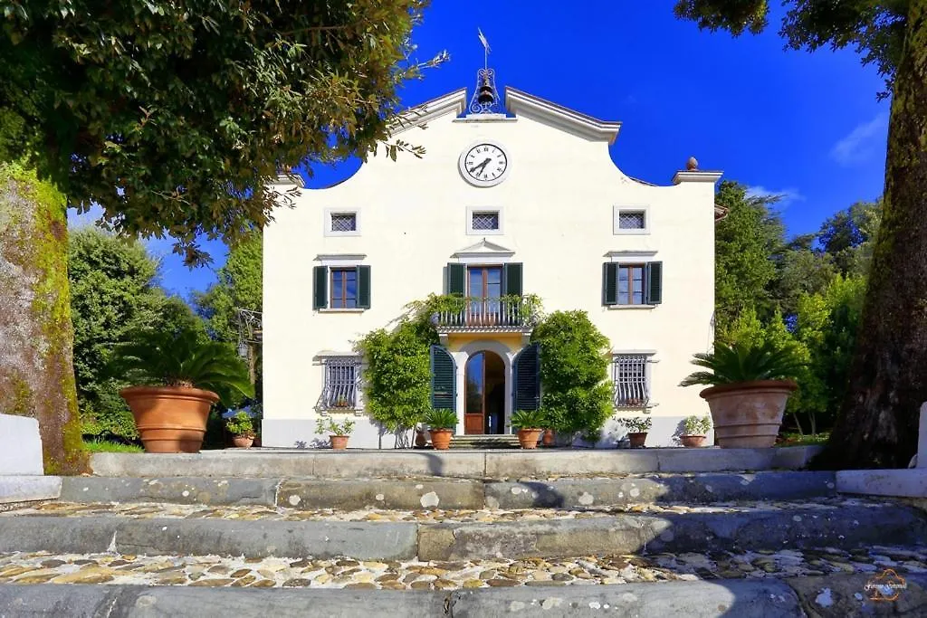Resort Villa Del Parco In Tuscany San Baronto